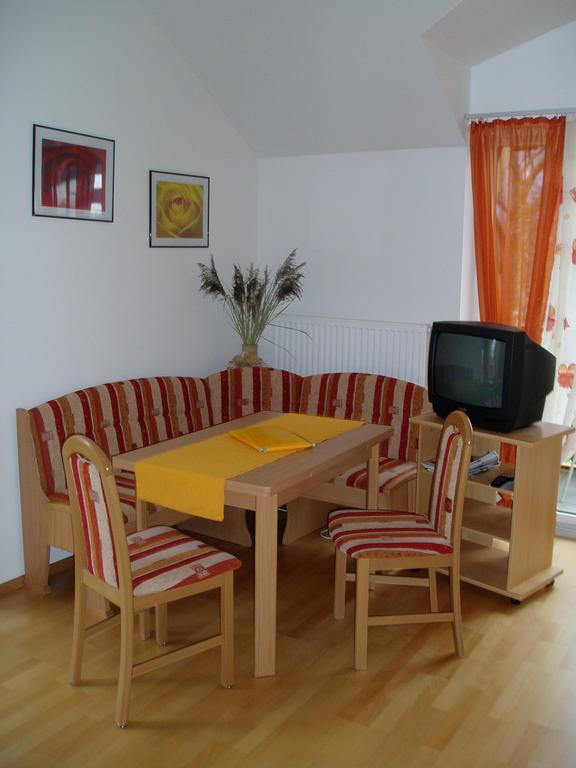 Pension Puhringer Mondsee Rum bild